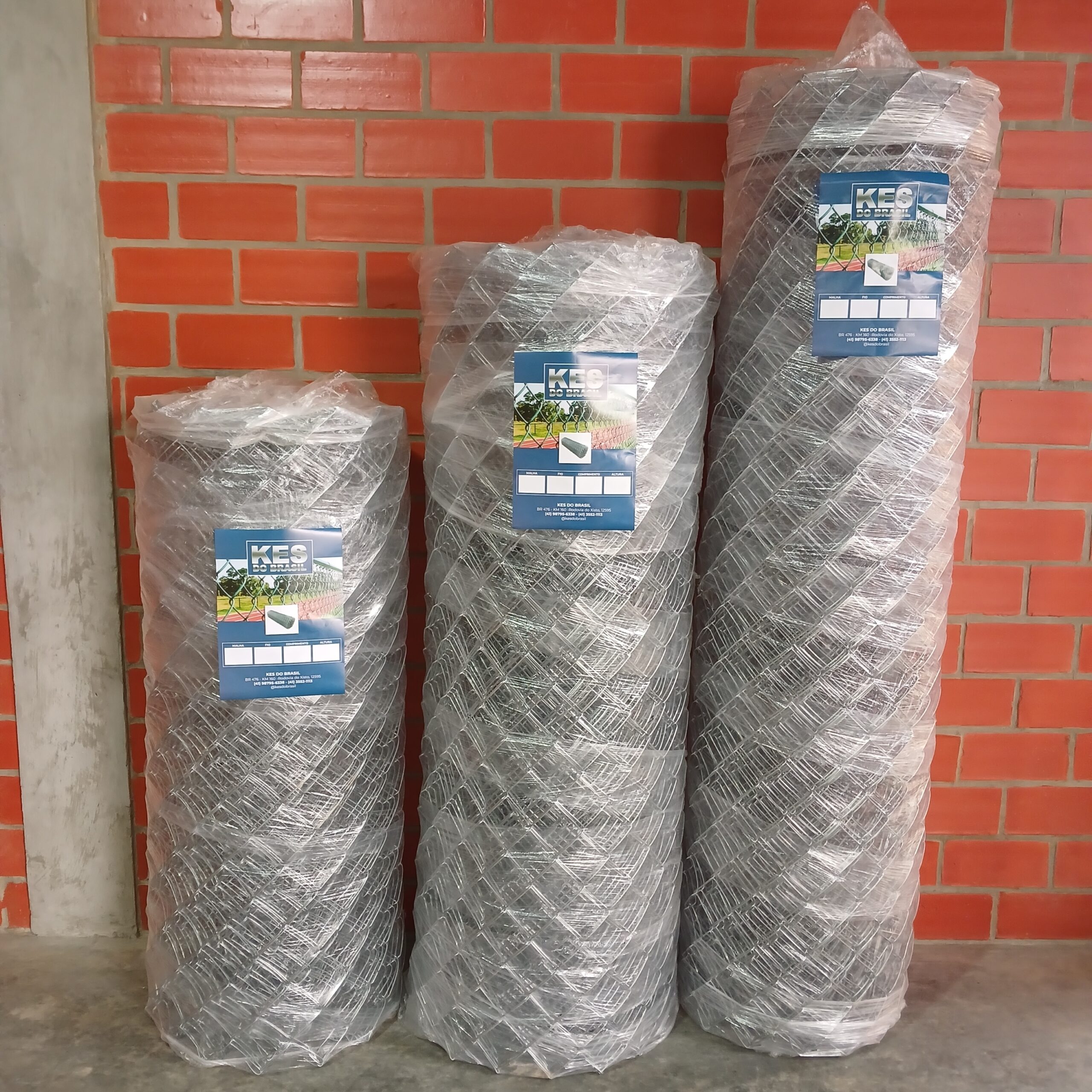 TELA DE ALAMBRADO - FIO 12 MALHA 7 (2,77MM) ROLO COM 2,00 METROS DE ALTURA E 25 METROS DE COMPRIMENTO - Imagem 2